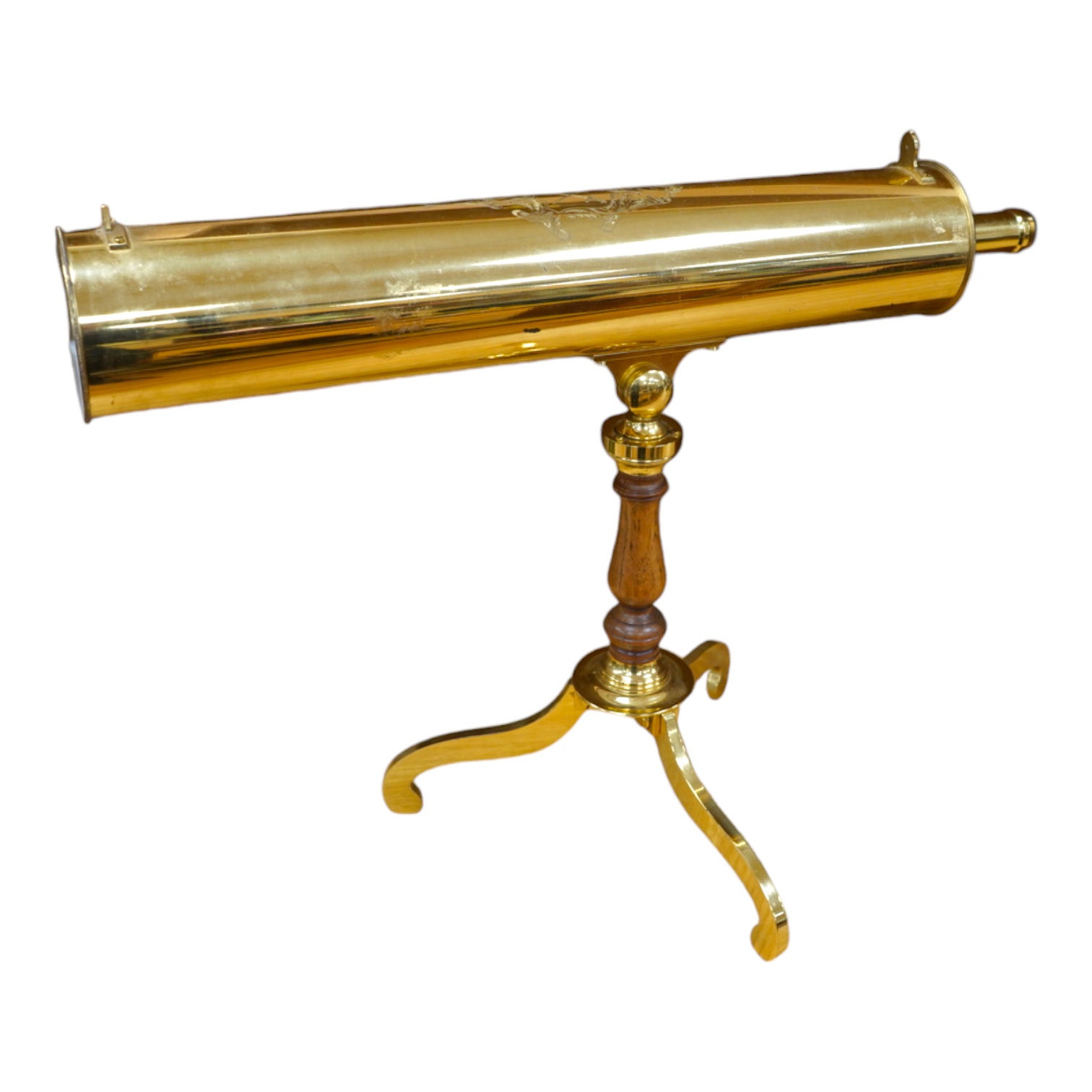 A late 20th century reproduction brass reflecting telescope on stand by Culpeper Instruments, 45cm long. Condition - fair to good, missing primary lens filter, etc., lens slightly fogged.